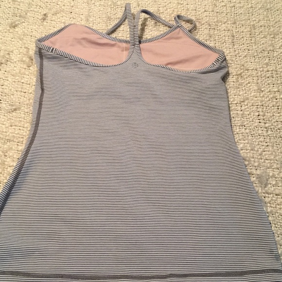 Lululemon yoga/workout top - Picture 2 of 4